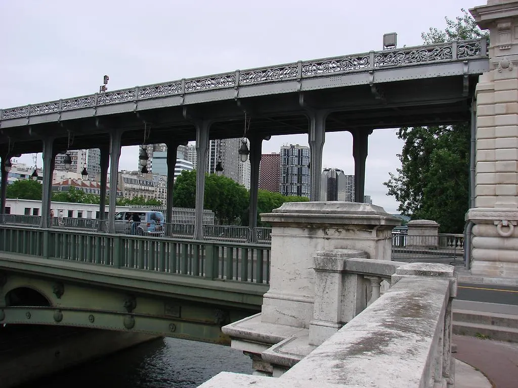 Seine Apartment *